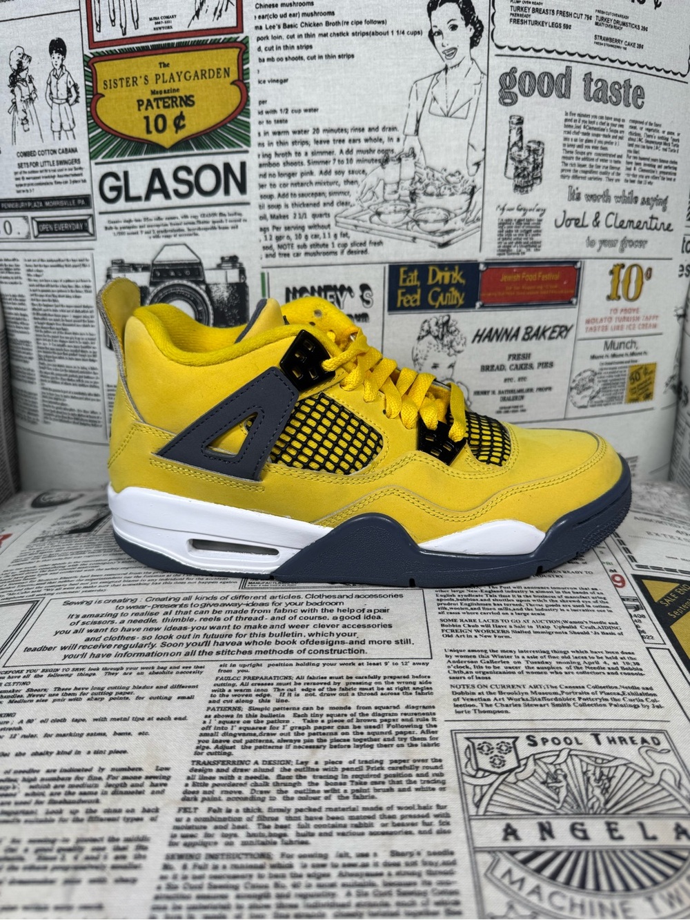 Nike Air Jordan 4 Retro Lightning Yellow White  408452-700 GS Size 6Y / 7.5W